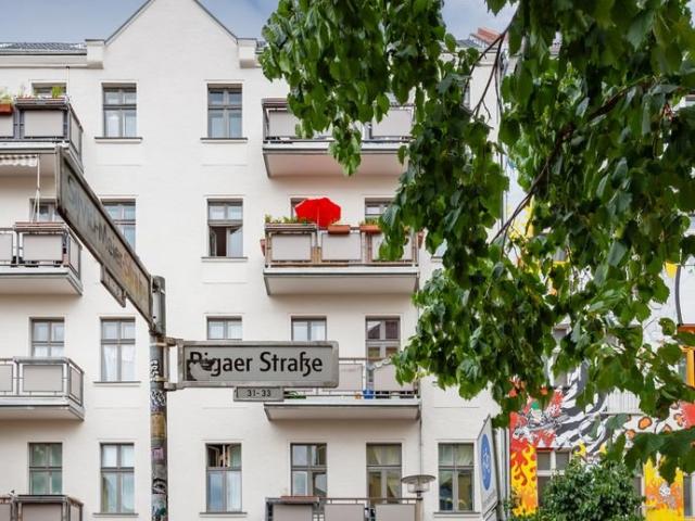 Vermietete Einzimmer Wohnung im Berliner Samariterkiez. Seitenflügel, 3. OG