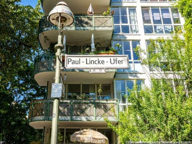 Vermietete, großzügige 2 Zimmer Dachgeschosswohnung mit Ausblick auf den Landwehrkanal