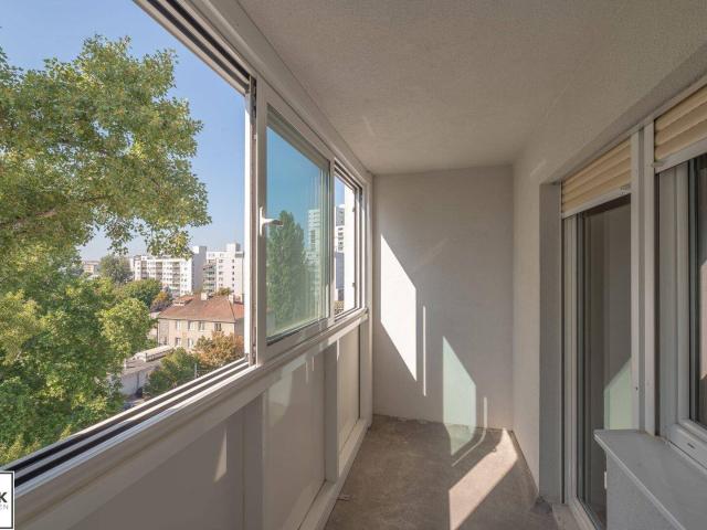 vermietete & sanierungsbedürftige 3 Wohnung mit Loggia im 6. Liftstock