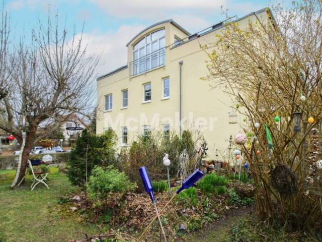 Vermietete 2,5 Zimmer Wohnung mit Terrasse und eigenem Garten, PKW Stellplatz und 2 Kellern