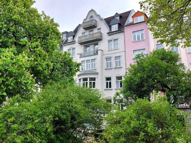 Vermietete 2 Raum Wohnung mit Balkon und Aufzug!