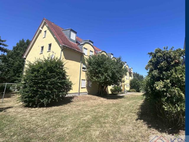 Vermietete 3 Zimmer Erdgeschosswohnung mit Terrasse in ruhiger Lage von Zwenkau zu kaufen