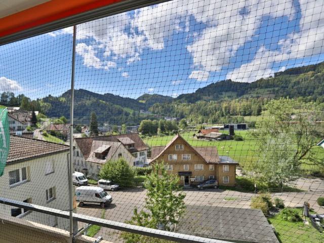 Vermietete 4.5 Zi. Wohnung mit Sicht ins Grüne