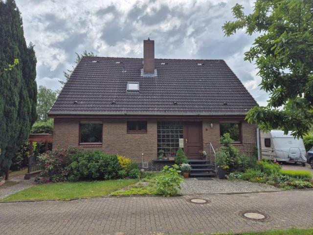 Vermietetes Zweifamilienhaus mit Garten in ruhiger Lage