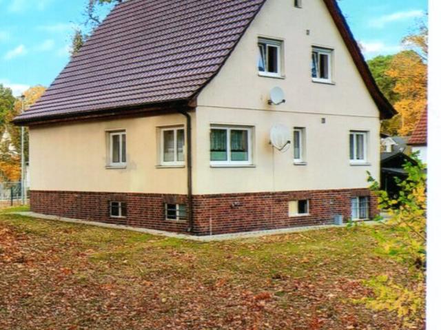 Vermietetes, gepflegtes Zweifamilienhaus auf sonnigem großen Grundstück in den Falkenhagener Alpen