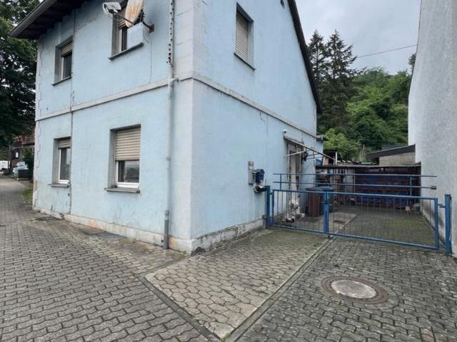 Vermietetes Haus mit großem Grundstück in Neuwied