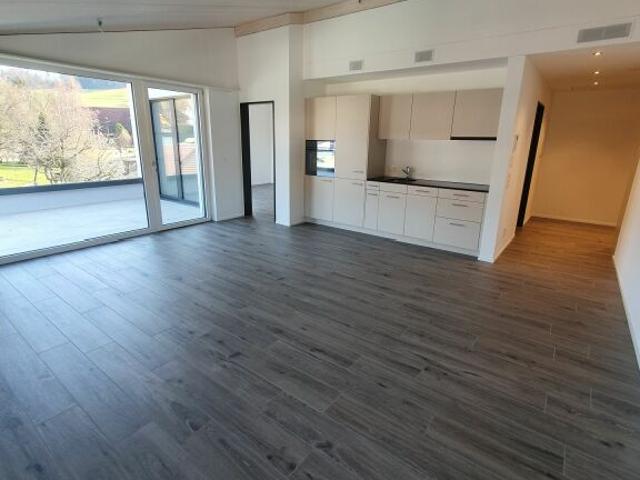 Vermietung: 2.5 Zimmer Dachwohnung