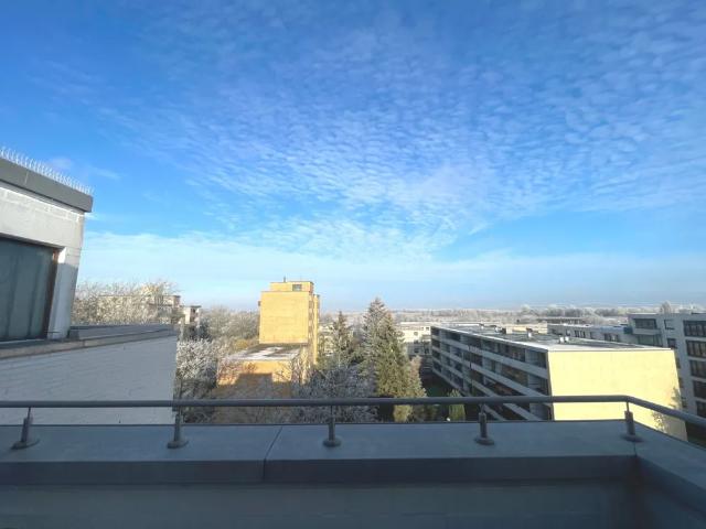Vermietungsangebot für eine voll renovierte 3 Zimmer Penthouse Wohnung, ca. 71 m² Wohnfläche, mit 3 Dachterrassen in 21614 Buxtehude