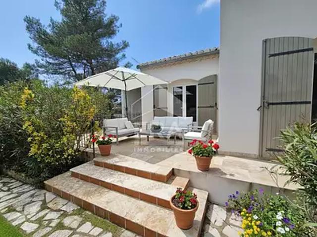 Vernègues 13116 Achat / Vente maison 5 pièces t5 au dernier étage parking