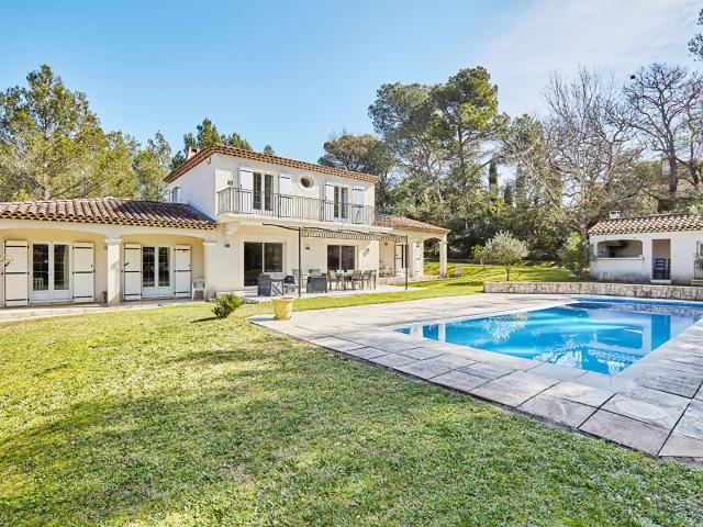 Vernègues ? Mas 180 m2 avec piscine, grand terrain, proche Aix et Salon
