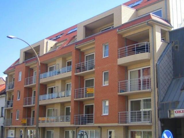 Vernieuwd 2 slaapkamer appartement op de 2e verdieping