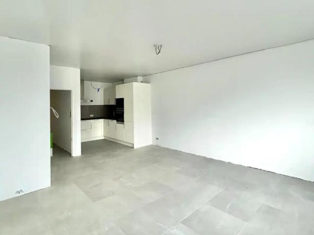 VERNIEUWD GELIJKVLOERS APPARTEMENT |1 SLPK | KOER |