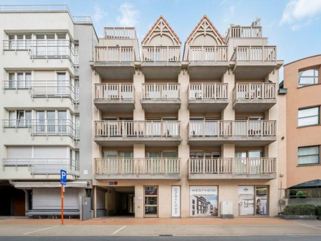 Vernieuwd gemeubeld 2 slaapkamer appartement Westende Bad