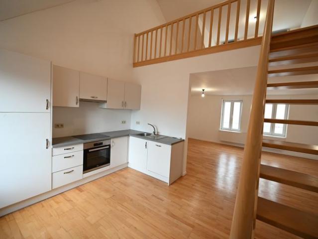 VERNIEUWD duplex appartement nabij de ZEEDIJK!
