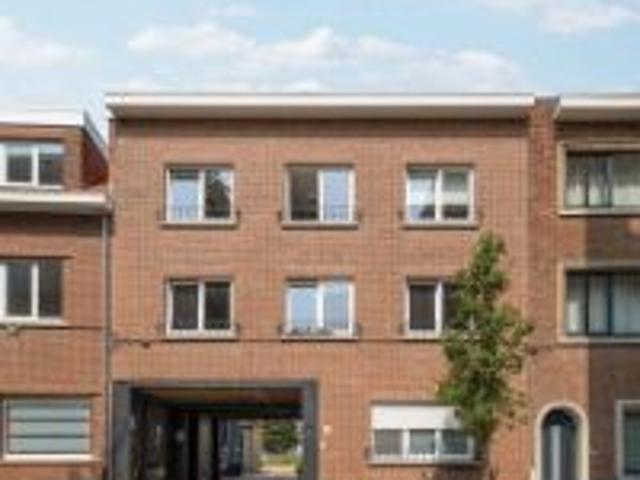 VERNIEUWDE OPBRENGSTEIGENDOM MET 14 STUDENTENKAMERs
