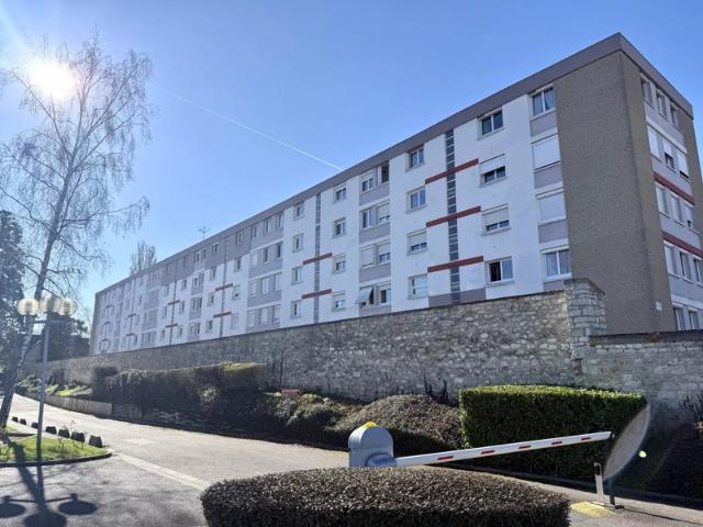 VERNON Appartement F2 de 42 m2 avec Parking et Cave