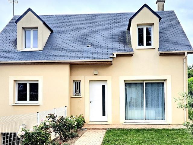 Vernon Maison récente de 2010 de 96.41 m2 4 chambres sur sous sol total Jardin plat de 891 m2 Prix: 345.000