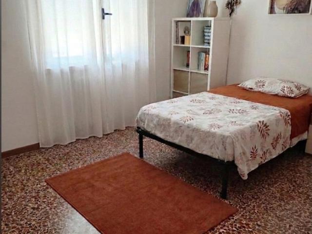 Verona centro camera/camere singole per ragazze