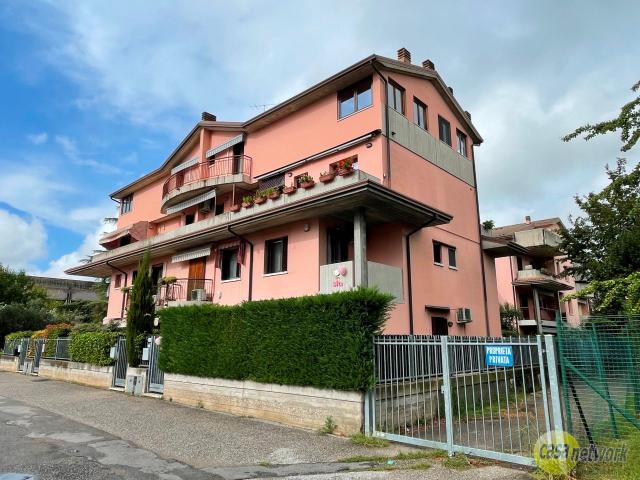 Verona ZONA SUD AFFITTASI APPARTAMENTO COMPLETAMENTE ARREDATO CON GIARDINO CONDOMINIALE