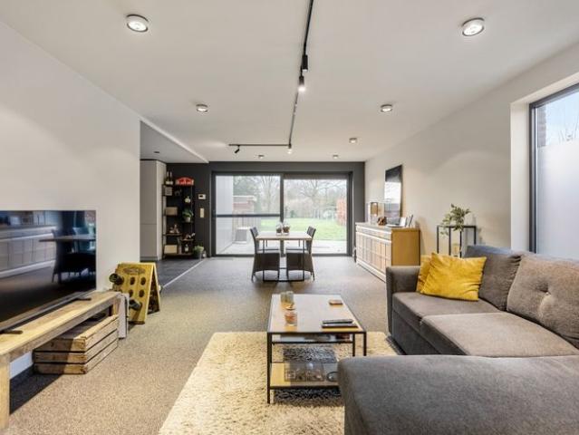 Verrassend ruim duplex appartement met grote tuin