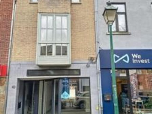 Verrassend ruim triplexappartement met 4 tot 5 slaapkamers