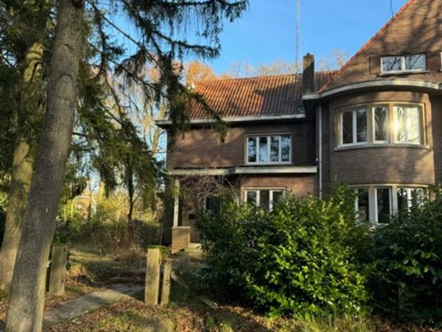 Verrassend ruime, authentieke woning in groene omgeving
