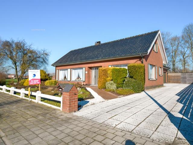 | IN OPTIE NA 6 WEKEN COMPROMIS IN OPMAAK | Verrassend RUIME vrijstaande gelijkvloerse woning met West georiënteerde tuin en LA