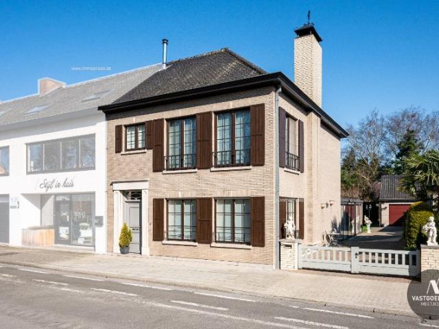 Verrassend ruime woning met charmante tuin