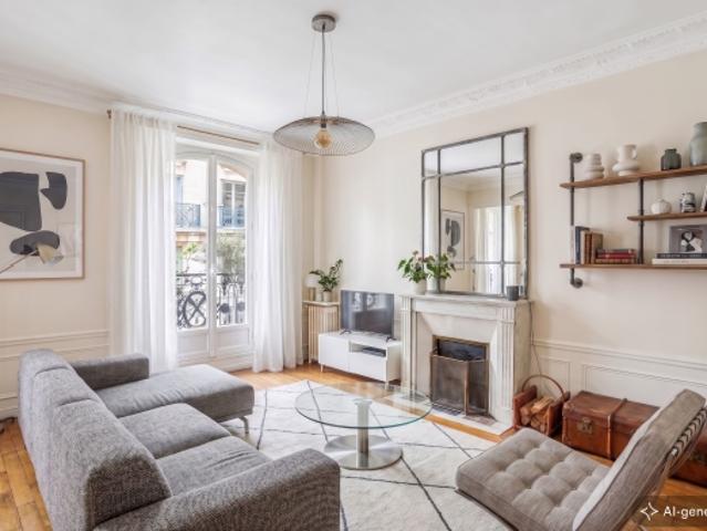 Versant nord de Montmartre — Appartement familial