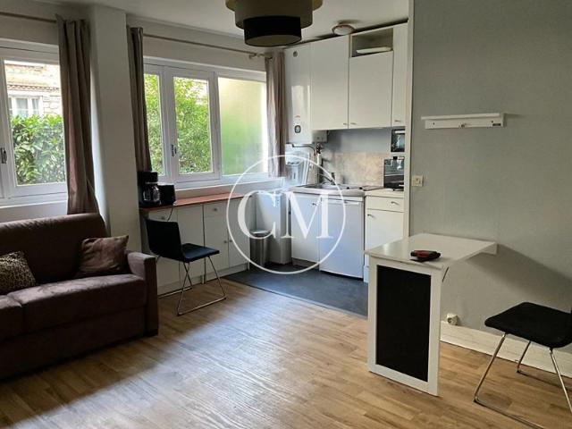 VERSAILES SAINT LOUIS STUDIO