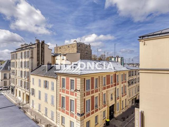 Versailles montbauron – dernier étage – 2 chambres – parking