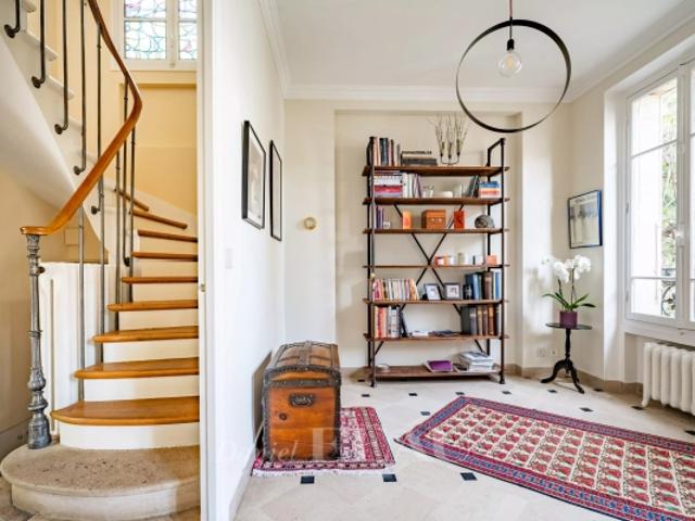 VERSAILLES MONTREUIL Maison familiale 5 chambres avec jardin