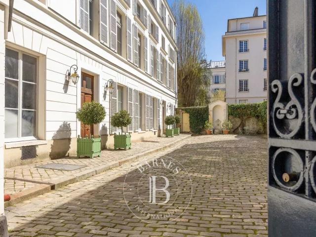 Versailles Notre Dame – Appartement 86 m² 1er étage d'un Immeu