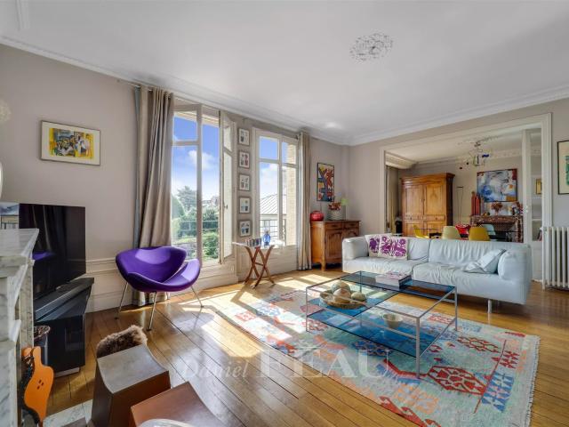 Versailles Notre Dame Très bel appartement familial et de. 158m² Versailles