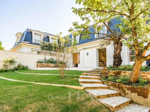 VERSAILLES – Clagny Glatigny – Maison bourgeoise style Mansart, 5 chambres, jardin de 585 m², triple garage