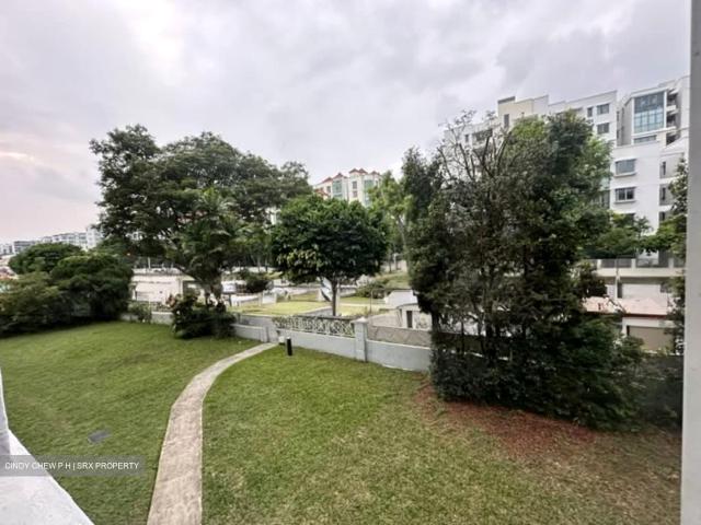 Versailles D15, Condominium