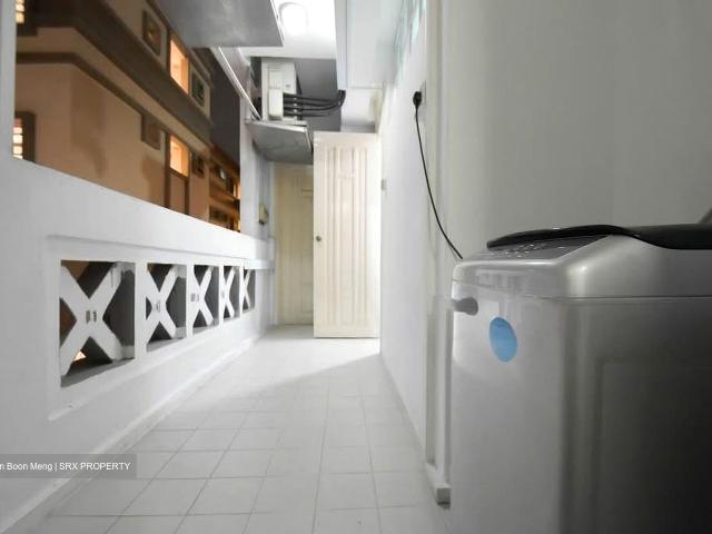 Versailles D15, Condominium