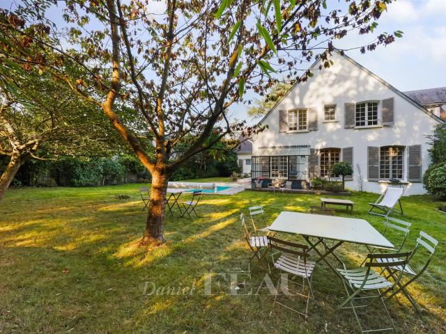 Versailles Glatigny Grande maison avec jardin et piscine 285m² Versailles