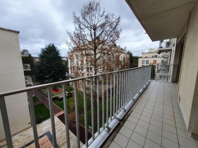 VERSAILLES GRAND SIECLE 3 PIECES 83m² balcon 5ème étage