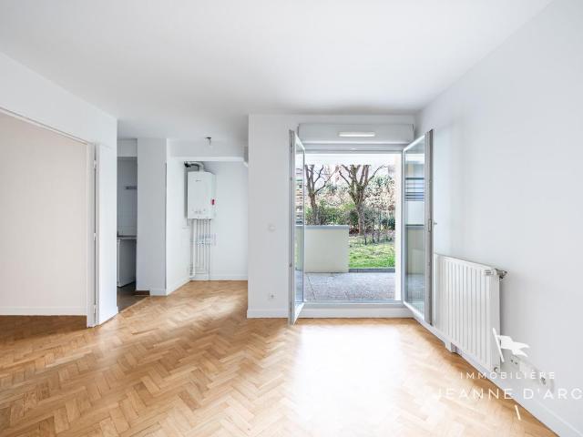 Versailles – Quartier Montreuil 1 pièce 33,45 m² RDC Jardin à jouissance privative Stationnement Sous sol Ascenseur cave