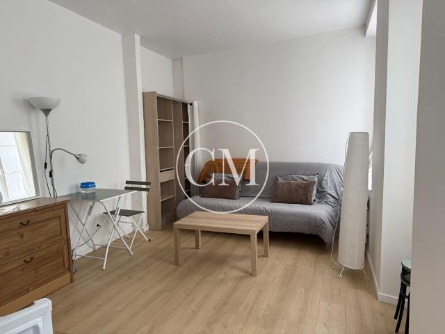 VERSAILLES RIVE DROITE STUDIO MEUBLE