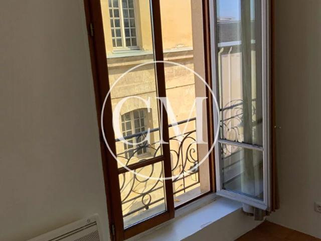 VERSAILLES SAINT LOUIS STUDIO