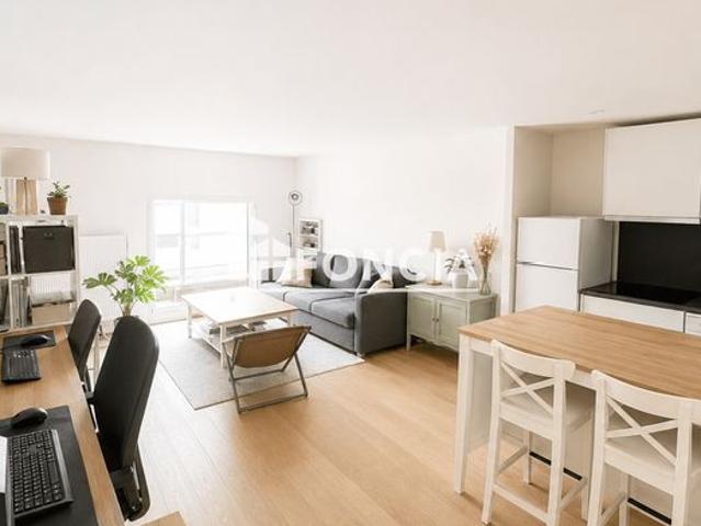 VERSAILLES. Vendu Loué – Élégant 2 pièces de 48 m² dans une résidence de standing
