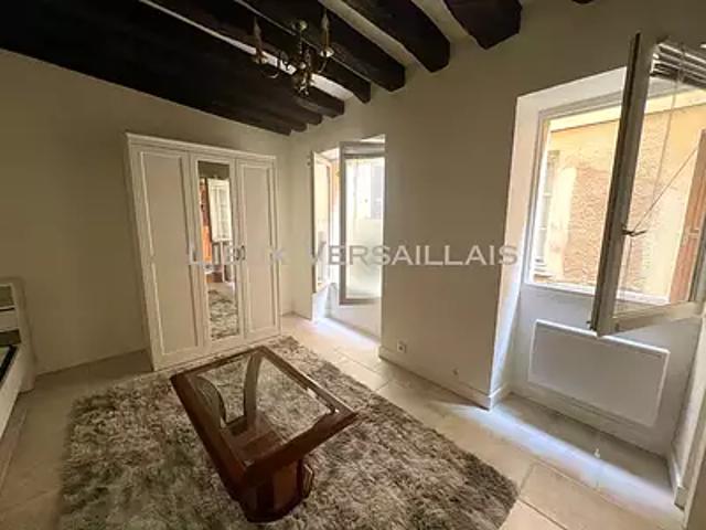 Versailles 78000 Location appartement 1 pièce t1 au dernier étage