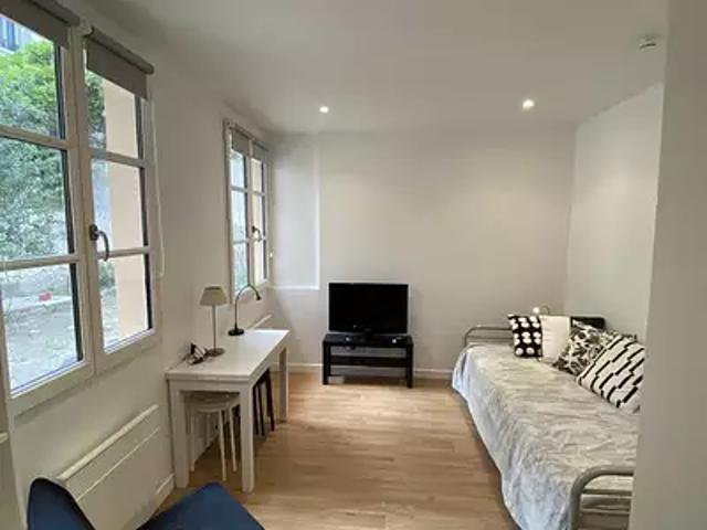 Versailles 78000 Location appartement 1 pièce t1 au dernier étage