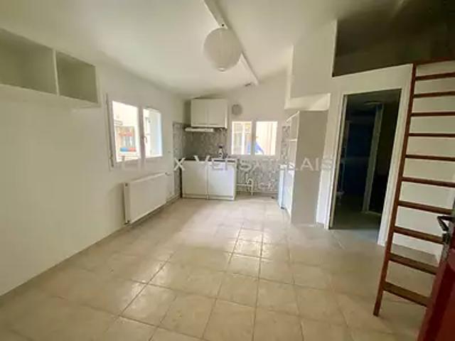 Versailles 78000 Location appartement 1 pièce t1 au dernier étage cave