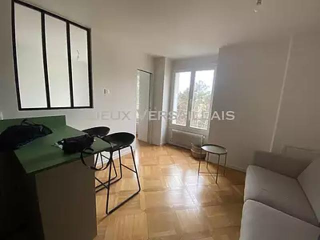 Versailles 78000 Location appartement 2 pièces t2 au dernier étage