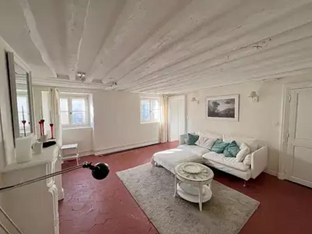 Versailles 78000 Location appartement 2 pièces t2 au dernier étage cave