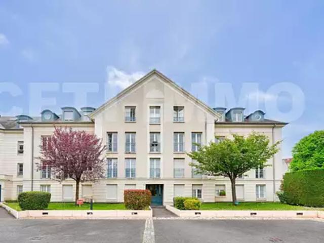 Versailles 78000 Location appartement 4 pièces t4 au dernier étage parking
