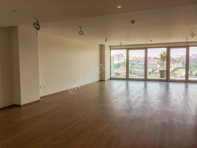 Versatıe Den Zorlu Center 200 M2 Satılık Luks Ofıs